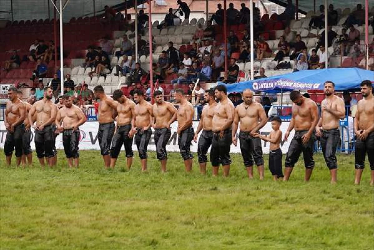 674. Tarihi Elmalı Yağlı G&uuml;reşleri'nde &Ccedil;eyrek Finale &Ccedil;ıkan Başpehlivanlar Belli Oldu