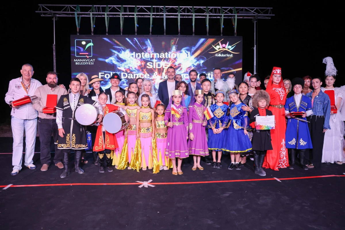 9. ULUSLARARASI HALK DANSLARI FESTİVALİ MUHTEŞEM BİR FİNALLE SONA ERDİ
