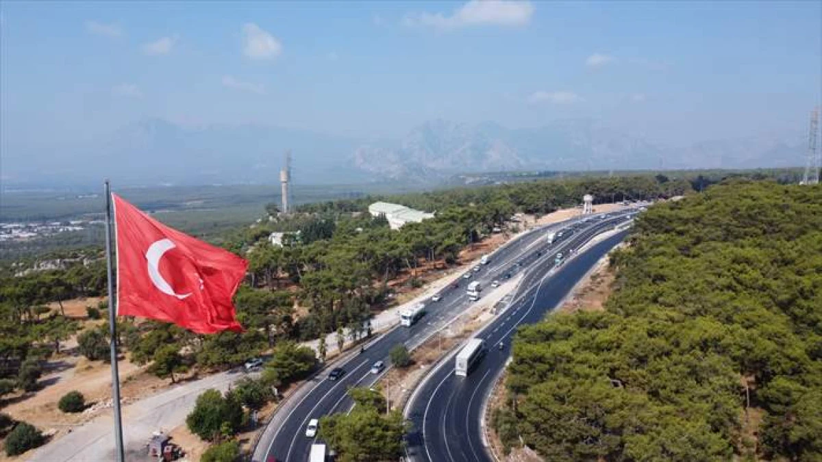 AK Parti Antalya İl Başkanı Çetin, Antalya Gündemine İlişkin Açıklamalarda Bulundu