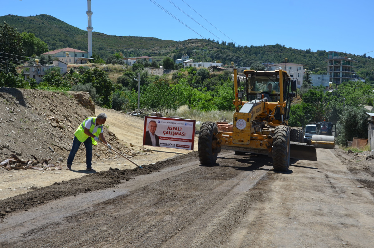 Alanya Demirtaş’ta kanalizasyon hattının üçte ikisi tamamlandı 