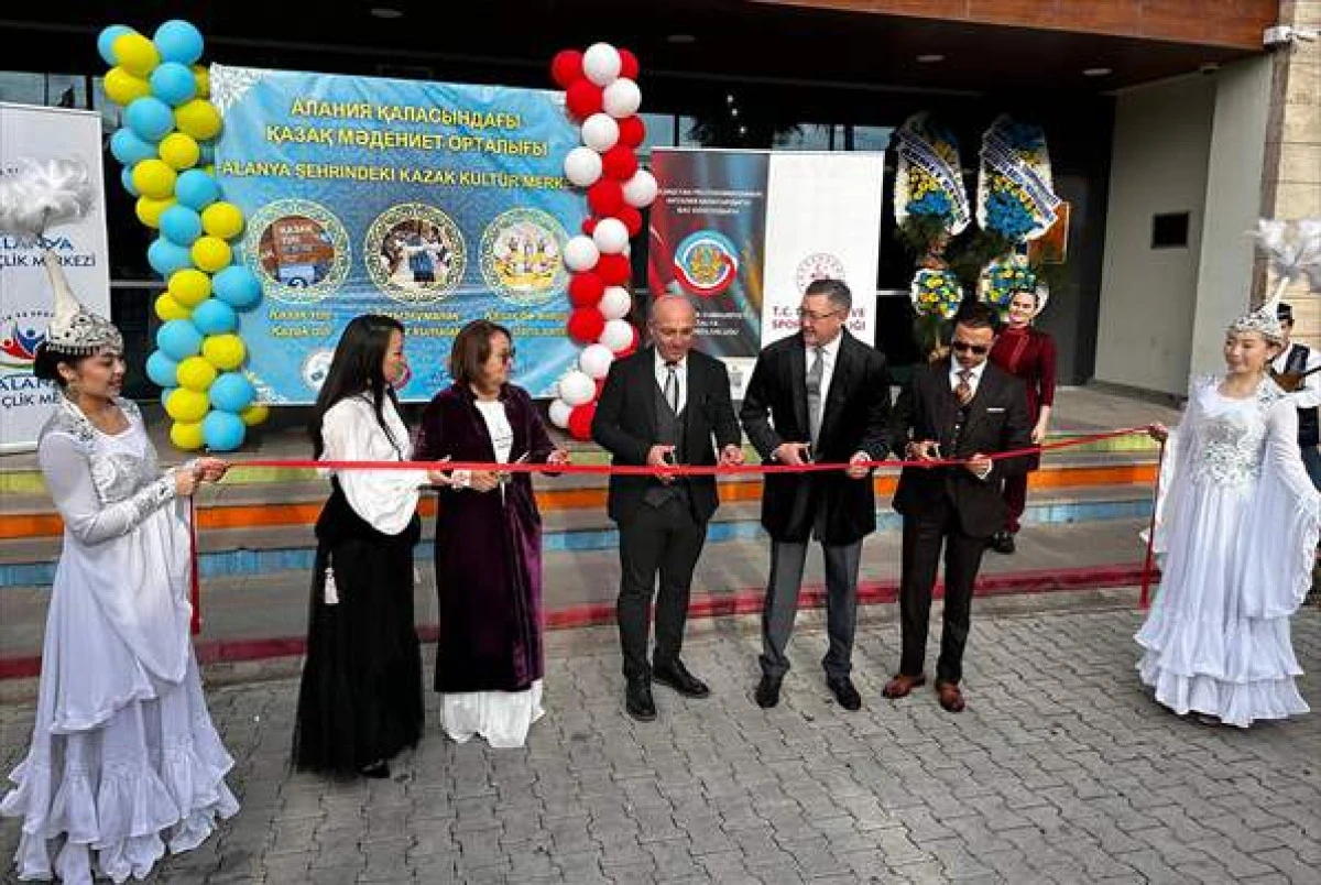 Alanya'da Kazak Eğitim Merkezi Açıldı