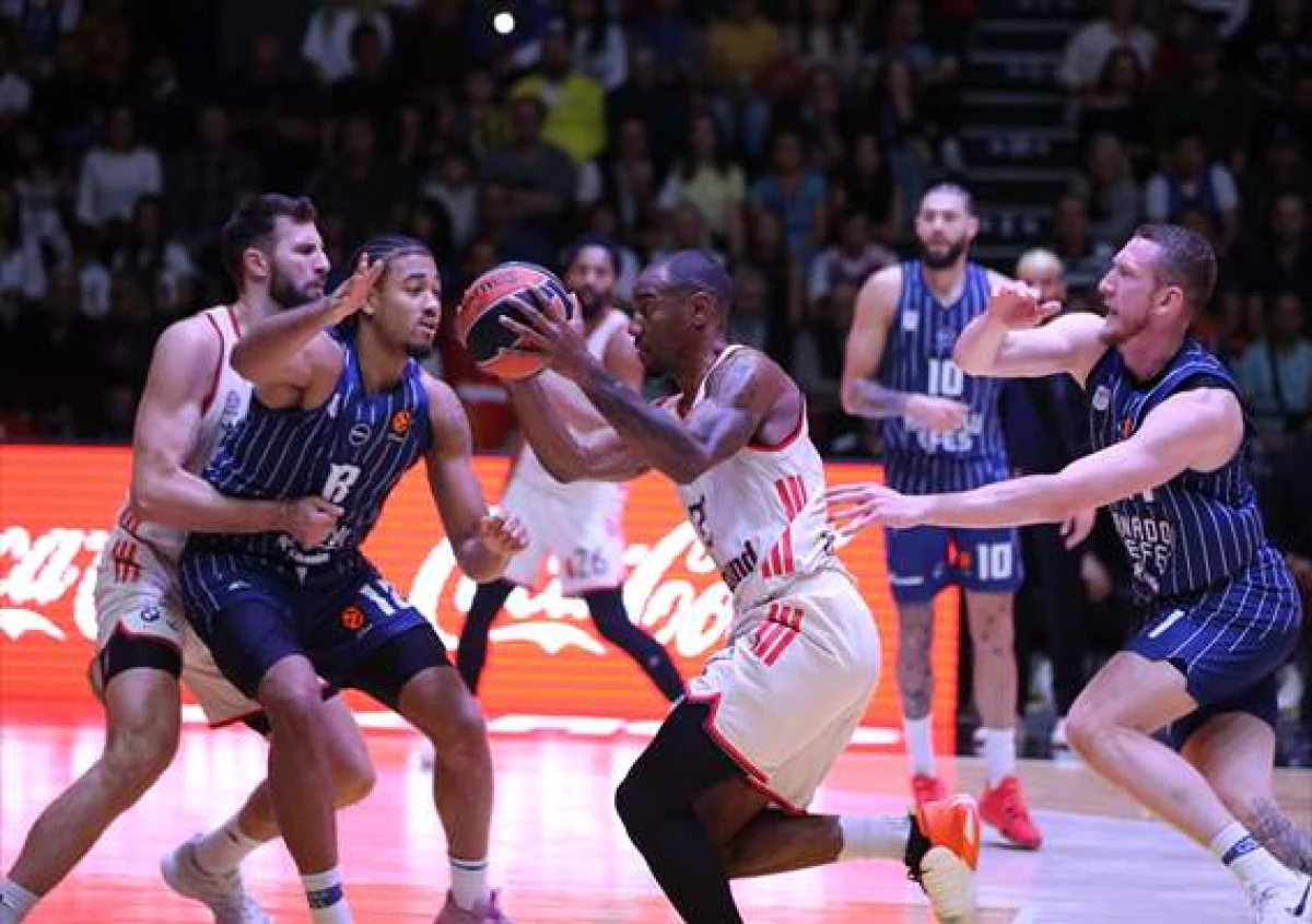 Anadolu Efes'ten Nefes Kesen Galibiyet: Bayern'i Son Saniyede Devirdi!