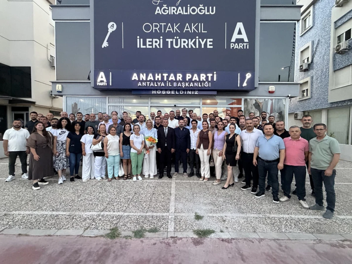 Anahtar Parti Antalya&rsquo;da G&ouml;rev Değişimi