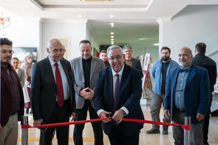 Antalya Belek &Uuml;niversitesi&rsquo;nde Tasarım R&uuml;zgarı: D&ouml;nem Sonu Sergisi A&ccedil;ıldı