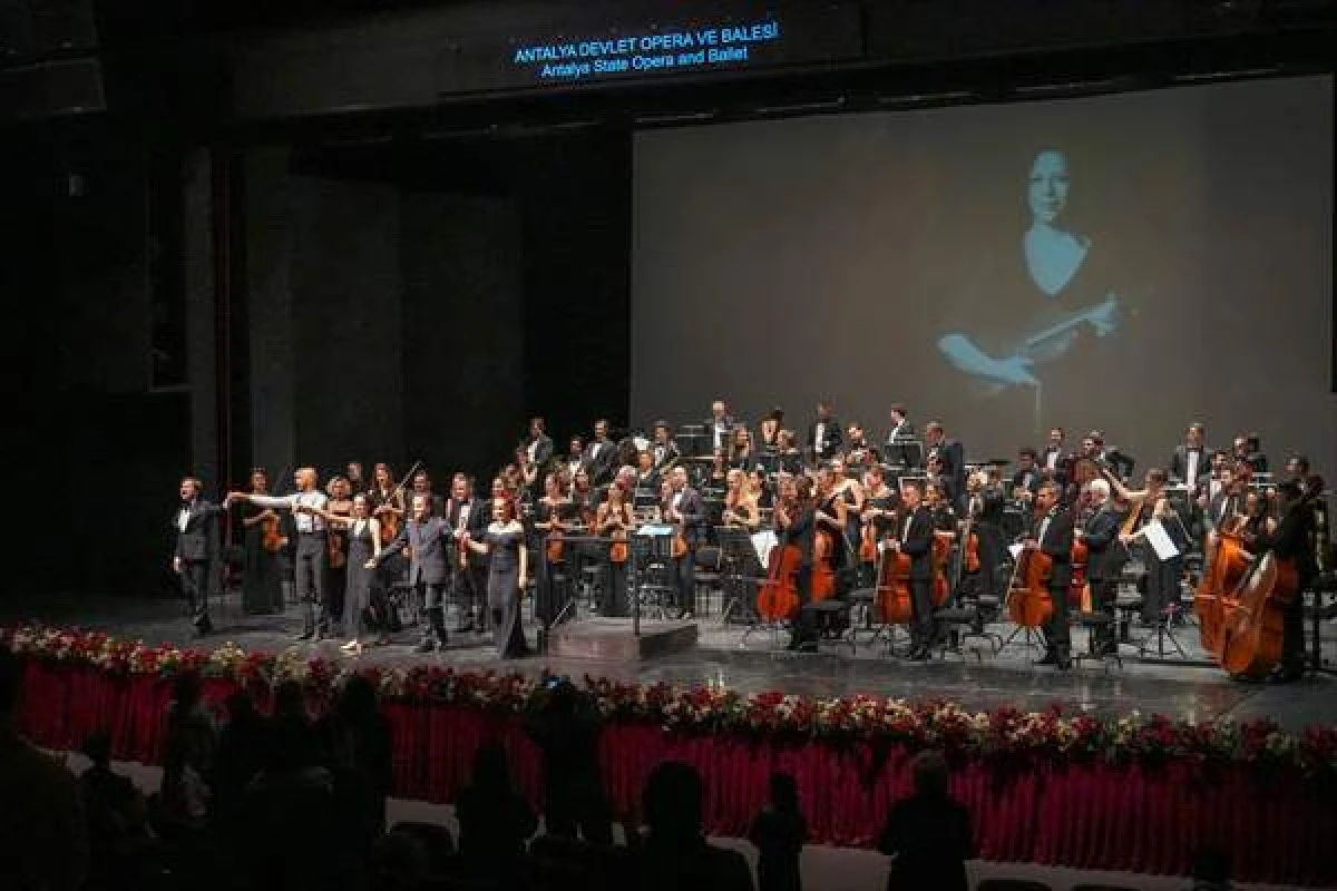 Antalya Devlet Opera ve Balesi'nde "Zeynep Işık'ı Anma Konseri" D&uuml;zenlendi