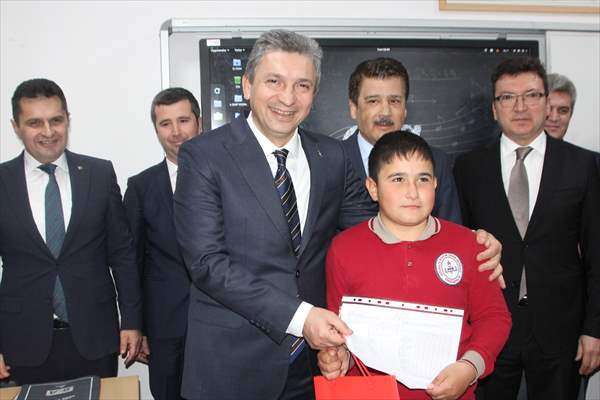 Antalya, Muğla, Isparta ve Burdur'da Karne Heyecanı Yaşandı