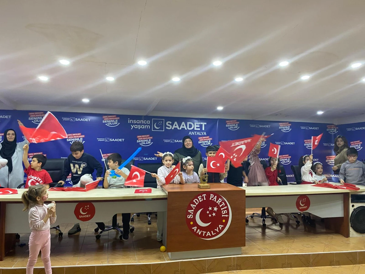 Antalya&rsquo;da 23 Nisan Coşkusu; Kadınlardan ve &Ccedil;ocuklardan Birlik Mesajı