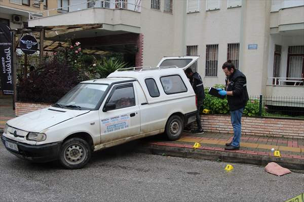 Antalya'da bir kişi silahla yaralandı