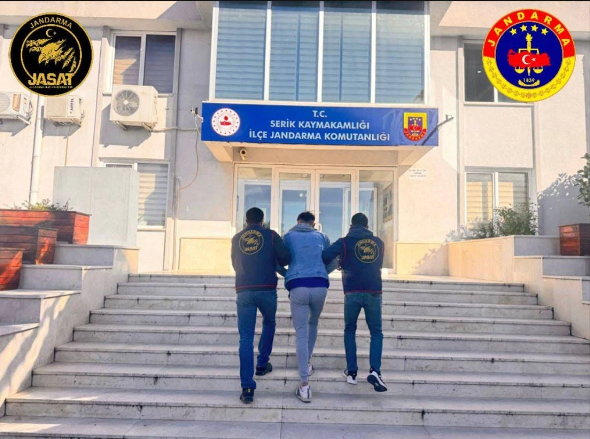 Antalya'da Çeşitli Suçlardan Aranan 208 Kişi Yakalandı