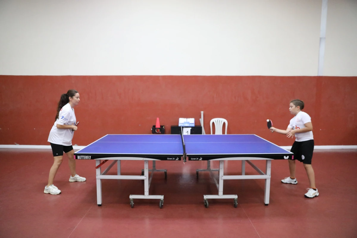 Antalya’da Çocuklar Yaz Tatilini Sporla Geçiriyor