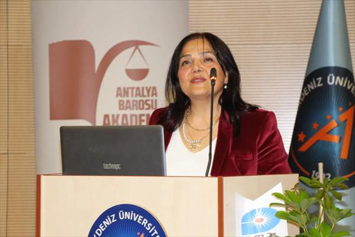 Antalya'da "Cumhuriyet ve T&uuml;rk Kanunu Medenisi'nin Normatif Temelleri" Paneli Yapıldı