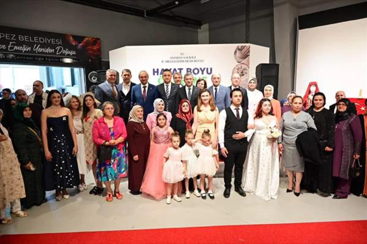 Antalya'da "Hayat Boyu &Ouml;ğrenme Haftası" Sergisi A&ccedil;ıldı