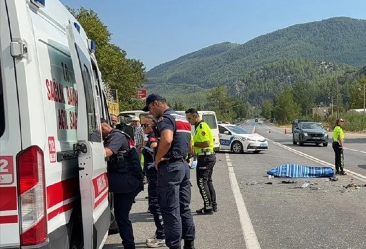 Antalya&rsquo;da Kaza; Karı Koca Hayatını Kaybetti