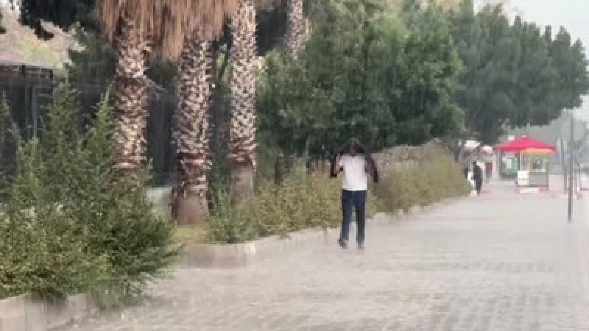 Antalya'da Kuvvetli Sağanak Ve Rüzgar Hayatı Olumsuz Etkiliyor