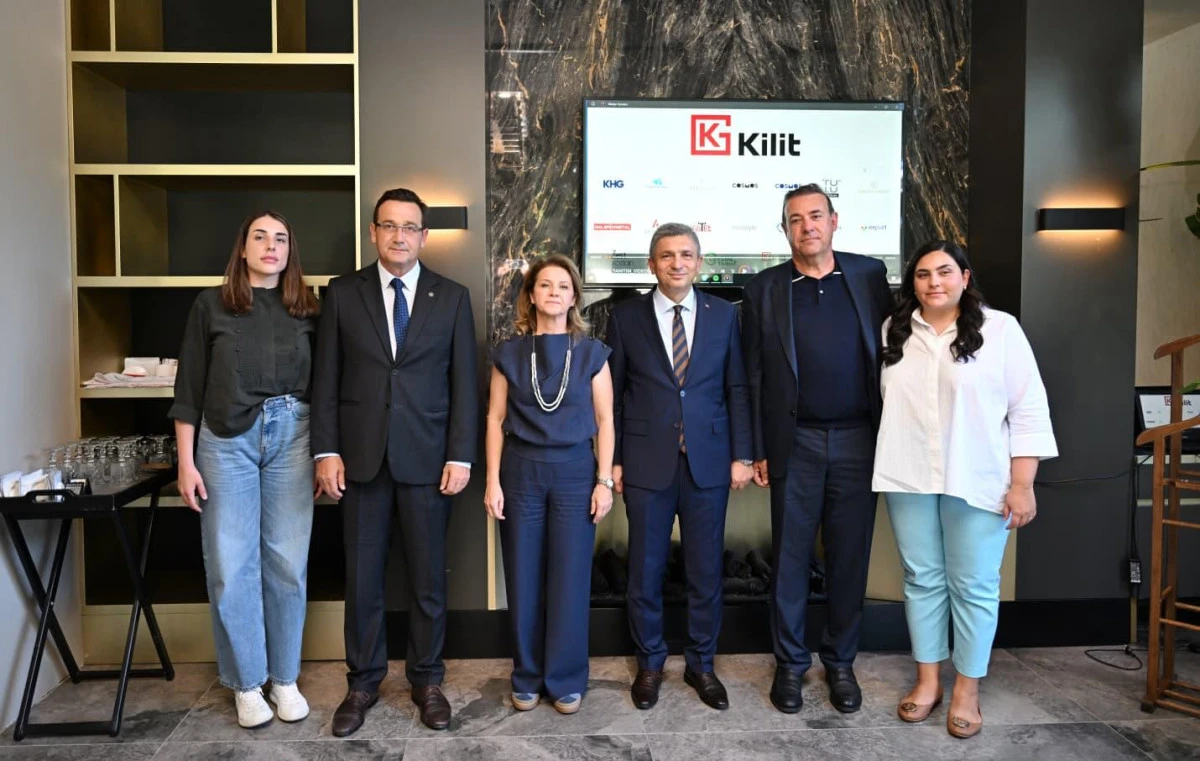 ANTALYA&rsquo;DA PLAJLARDA YENİ D&Ouml;NEM; DUMANSIZ ALANLAR YAYGINLAŞIYOR