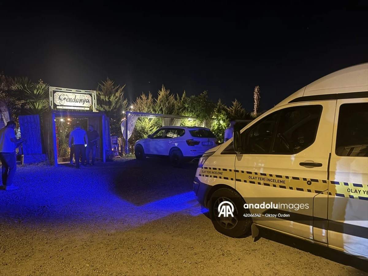 Antalya'da Restoranda &Ccedil;ıkan Silahlı Kavgada 3 Kişi Yaralandı