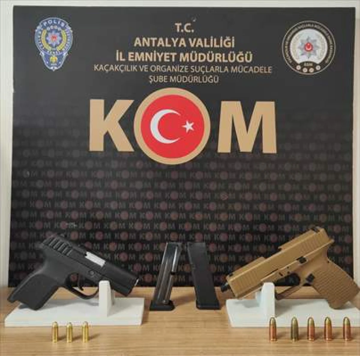 Antalya'da Silahlı Suç Örgütü Operasyonunda Yakalanan 5 Zanlı Tutuklandı