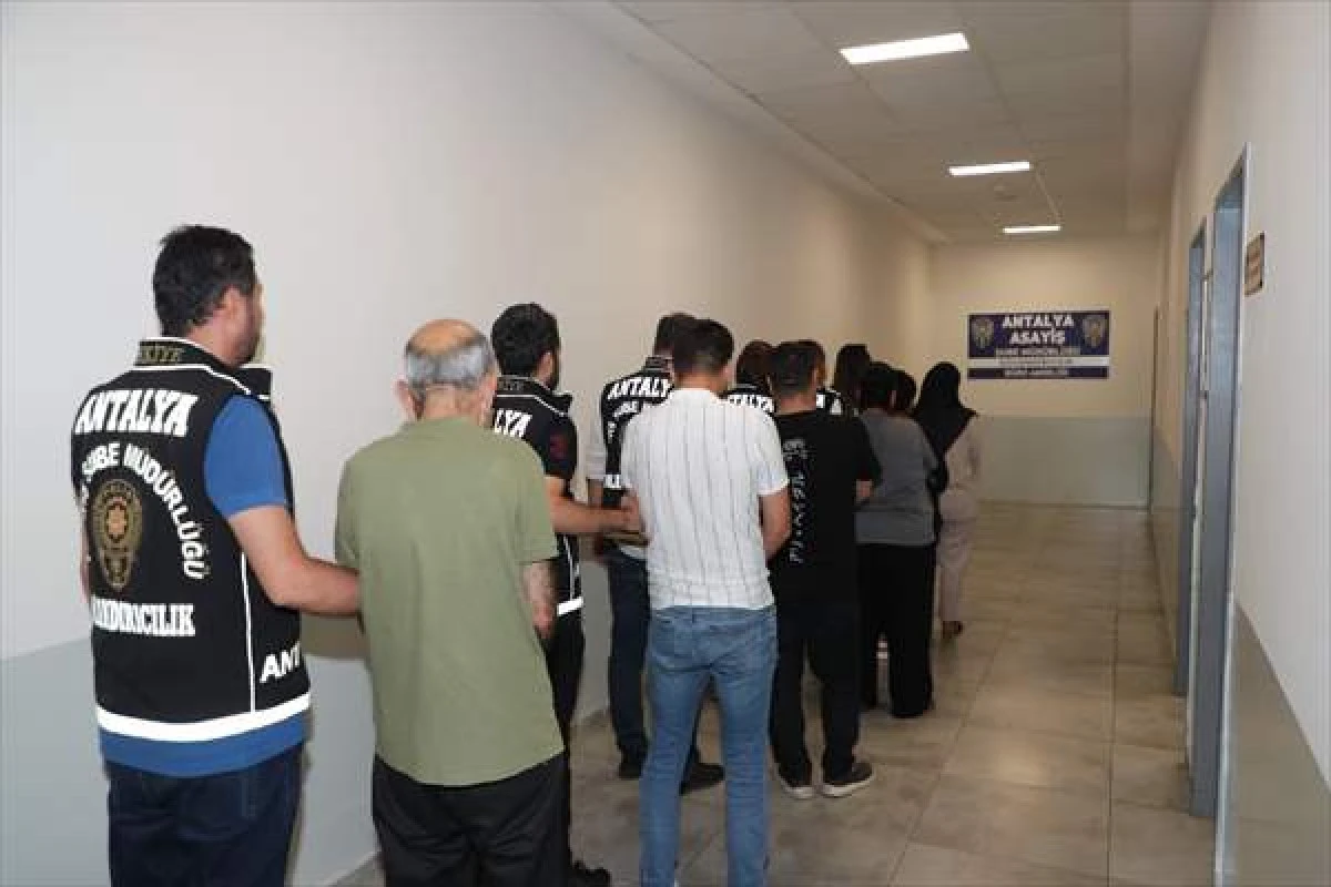Antalya'da Son Bir Haftada Asayiş Uygulamalarında Yakalanan 225 Kişi Tutuklandı