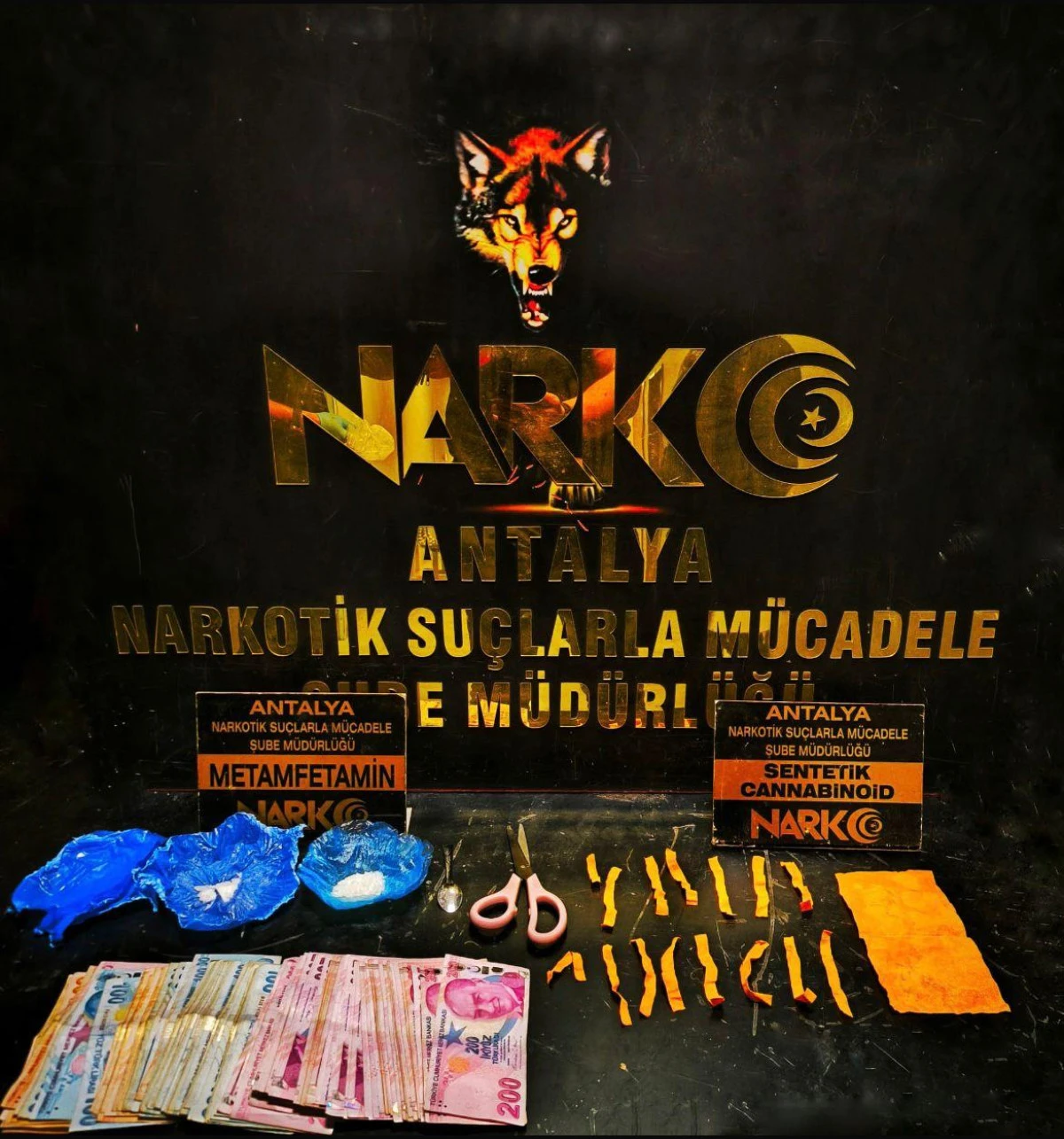 Antalya'da Uyuşturucu Operasyonunda 22 Zanlı Tutuklandı