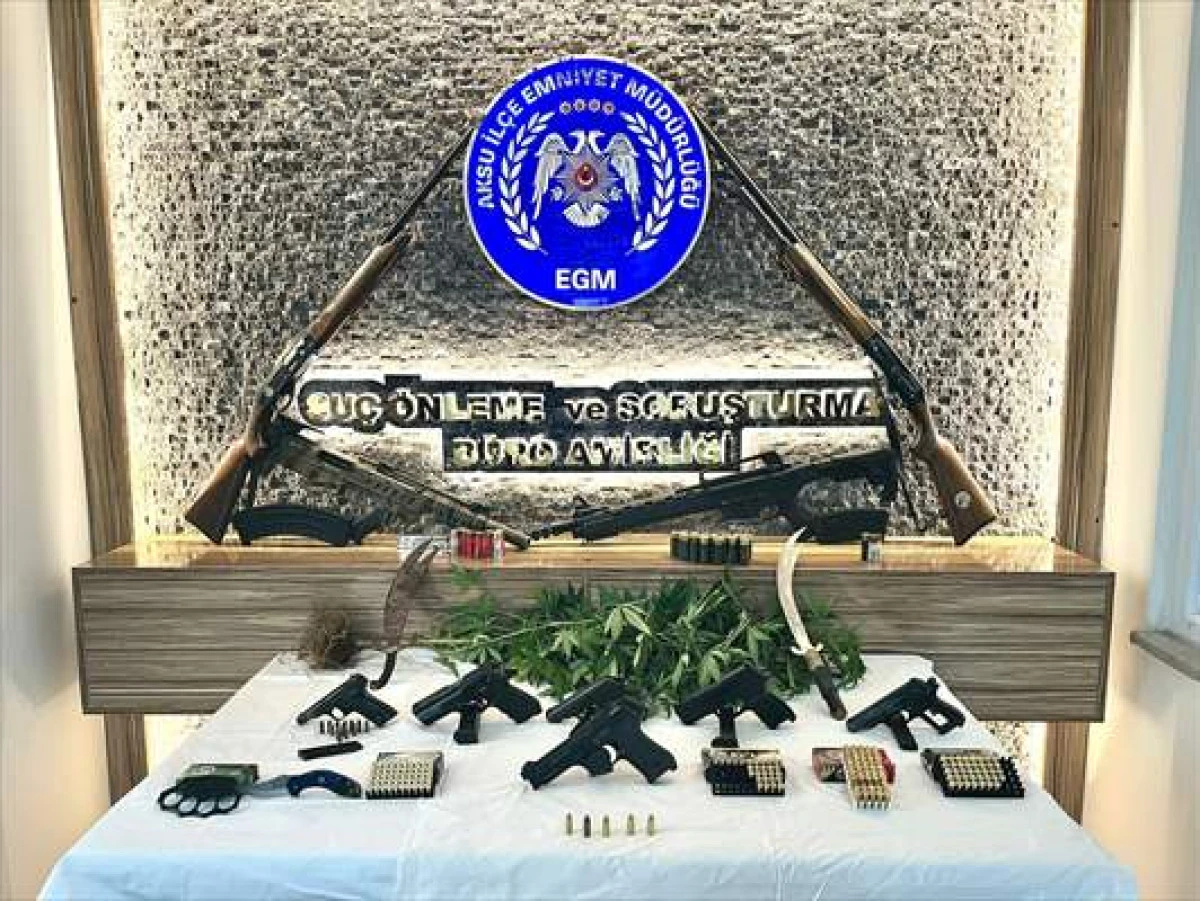 Antalya'da Uyuşturucu Operasyonunda 9 Şüpheli Yakalandı