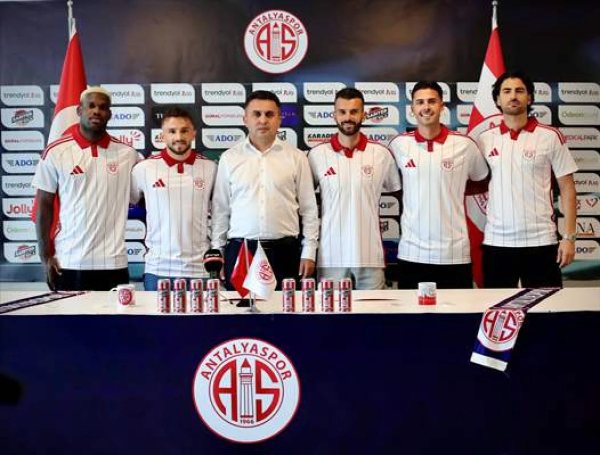 Antalyaspor Transfer Engelini Aştı: 5 İmza Birden