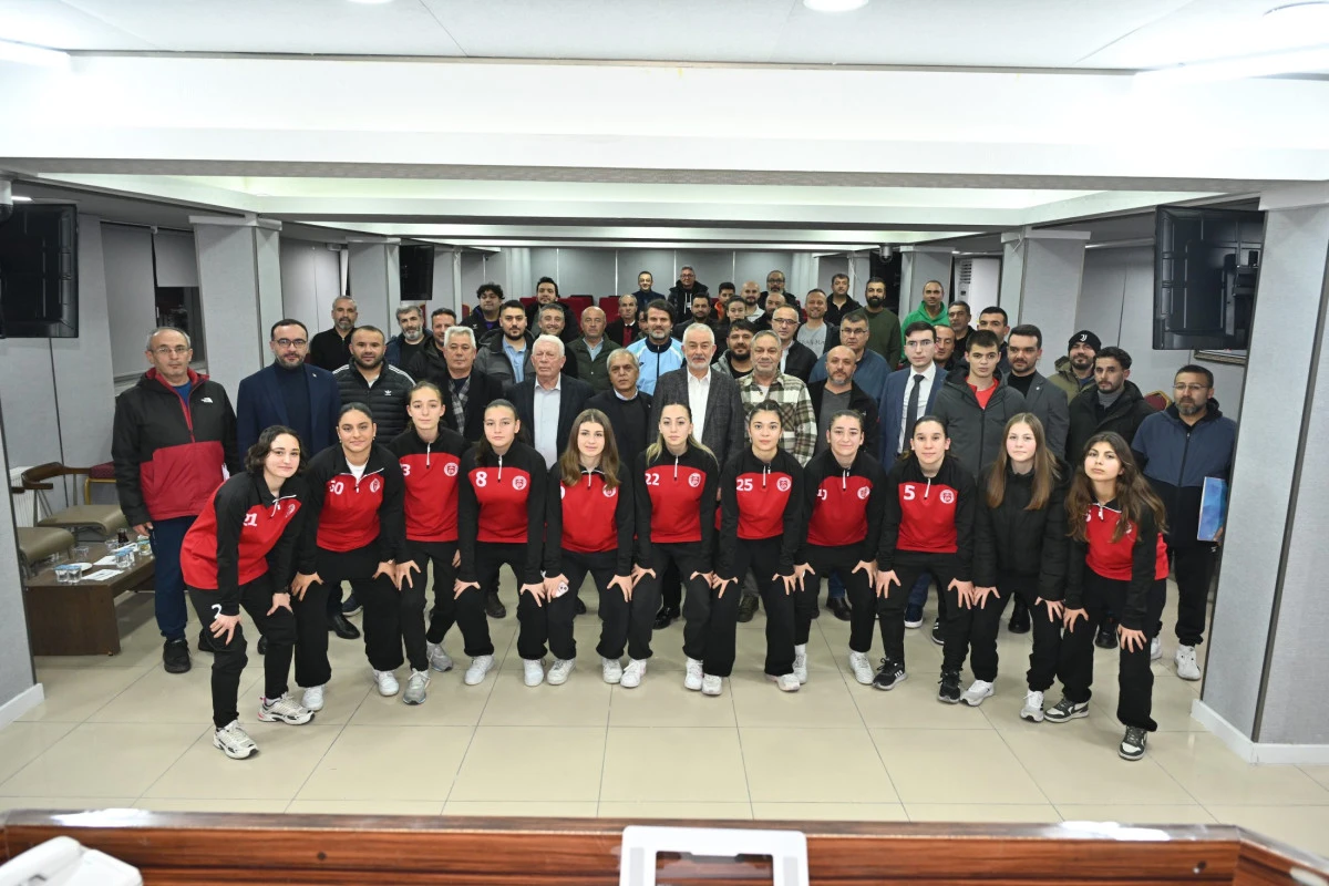 BAŞKAN BAŞDEĞİRMEN&rsquo;DEN AMAT&Ouml;R SPORA DEV DESTEK