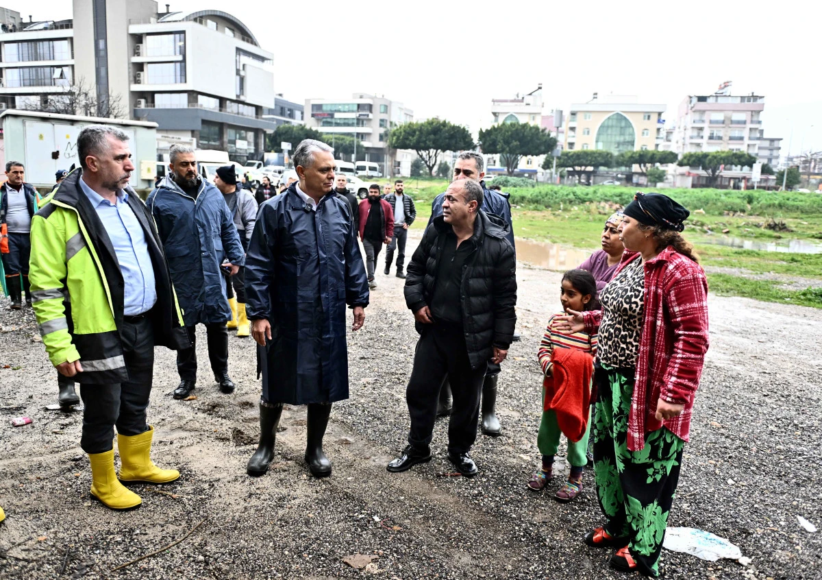 BAŞKAN UYSAL&rsquo;DAN SELZEDELERE &ldquo;YANINIZDAYIZ&rdquo; 