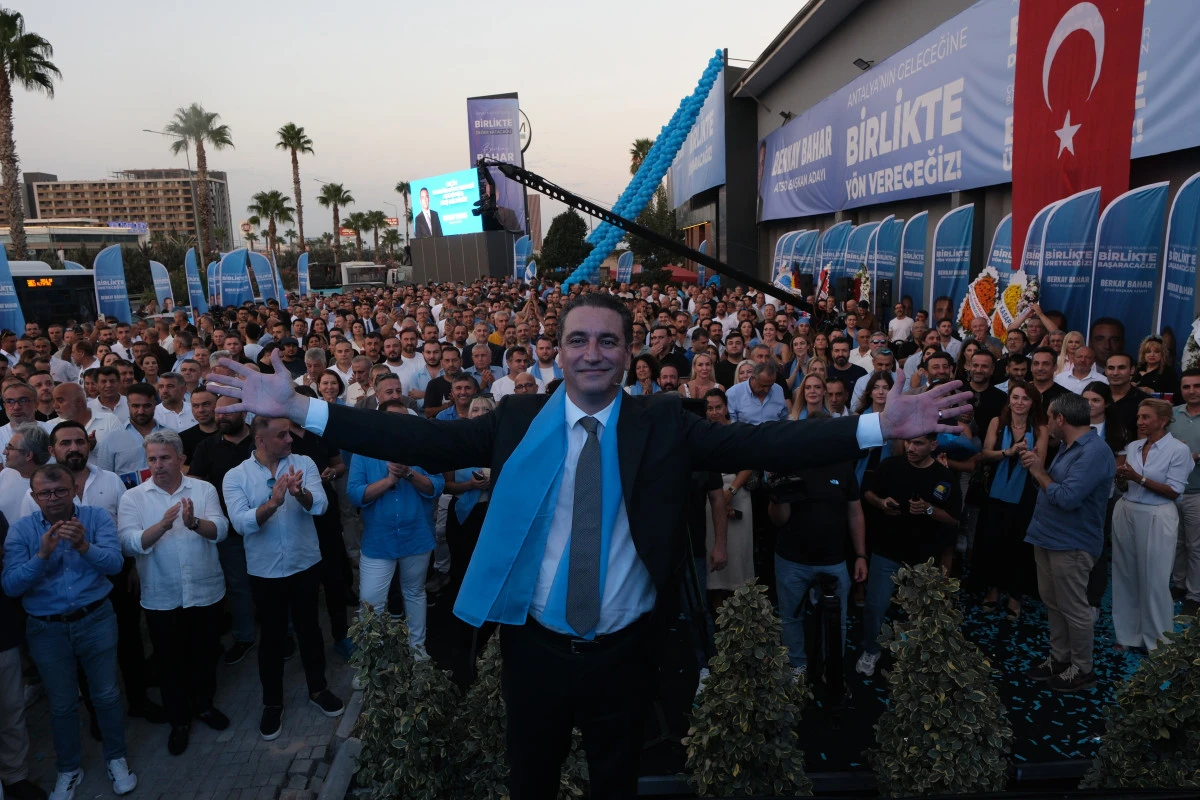 Berkay Bahar&rsquo;ın Se&ccedil;im Ofisi A&ccedil;ılışına Antalya İş D&uuml;nyasından B&uuml;y&uuml;k İlgi