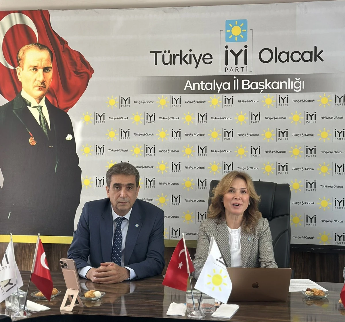 BİLENOĞLU: &ldquo;HUKUKUN &Uuml;ST&Uuml;NL&Uuml;Ğ&Uuml;N&Uuml;N VE LİYAKATİN ESAS OLDUĞU BİR T&Uuml;RKİYE HEDEFLİYORUZ&rdquo;