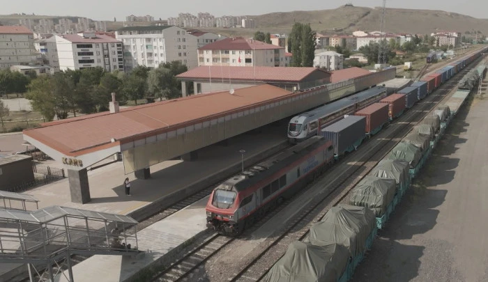 Çin-Avrupa Yük Treni “Orta Koridor” Üzerinden Türkiye’ye 15 Günde Ulaşıyor 