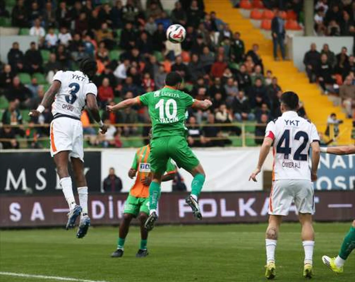 Corendon Alanyaspor: 1 - RAMS Başakşehir: 2