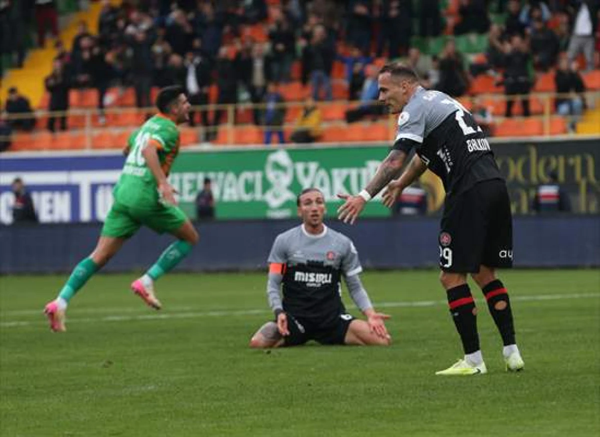 Corendon Alanyaspor: 2 - Mısırlı.com.tr Fatih Karag&uuml;mr&uuml;k: 0