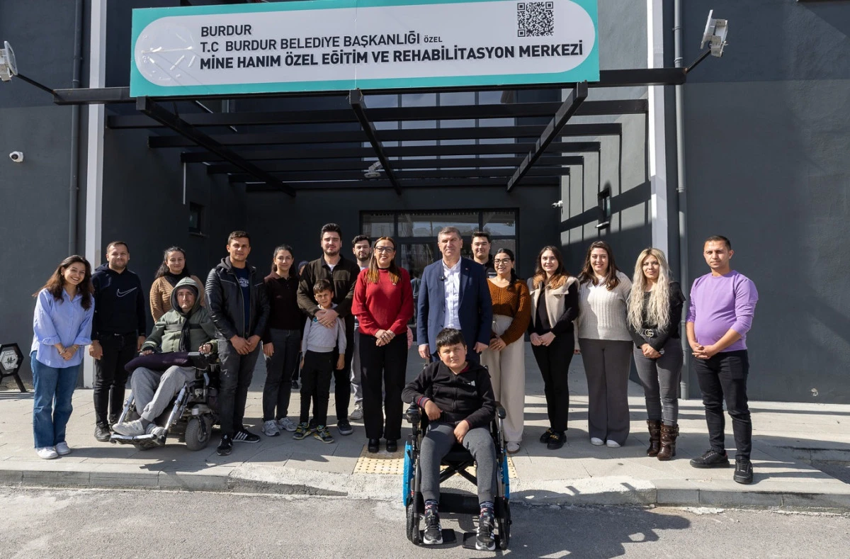 DMD Hastası Ali&rsquo;ye Ak&uuml;l&uuml; Sandalye Desteği