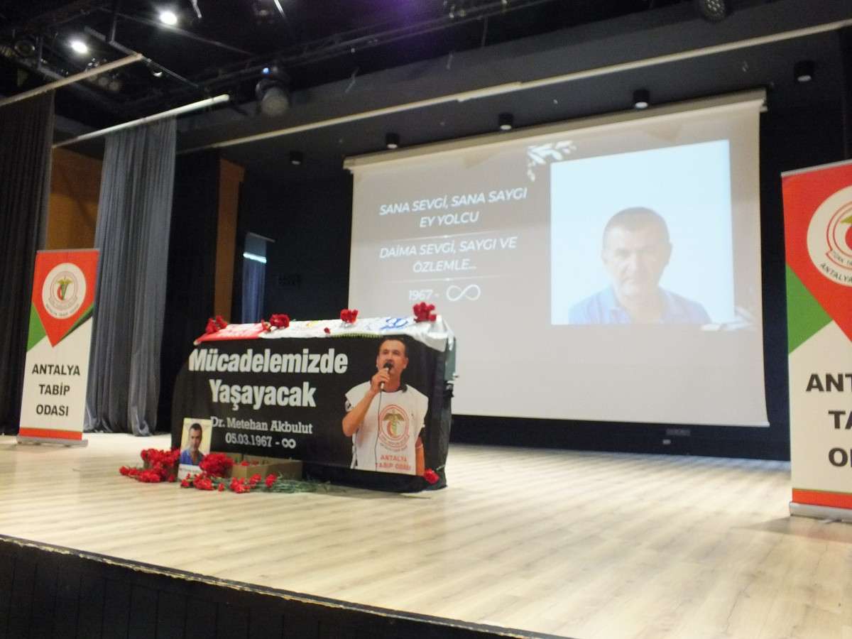 DR. METEHAN AKBULUT’U SONSUZLUĞA UĞURLADI