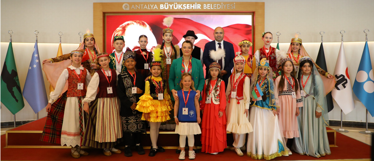 Dünya çocukları Antalya Büyükşehir Belediyesi’ni ziyaret etti