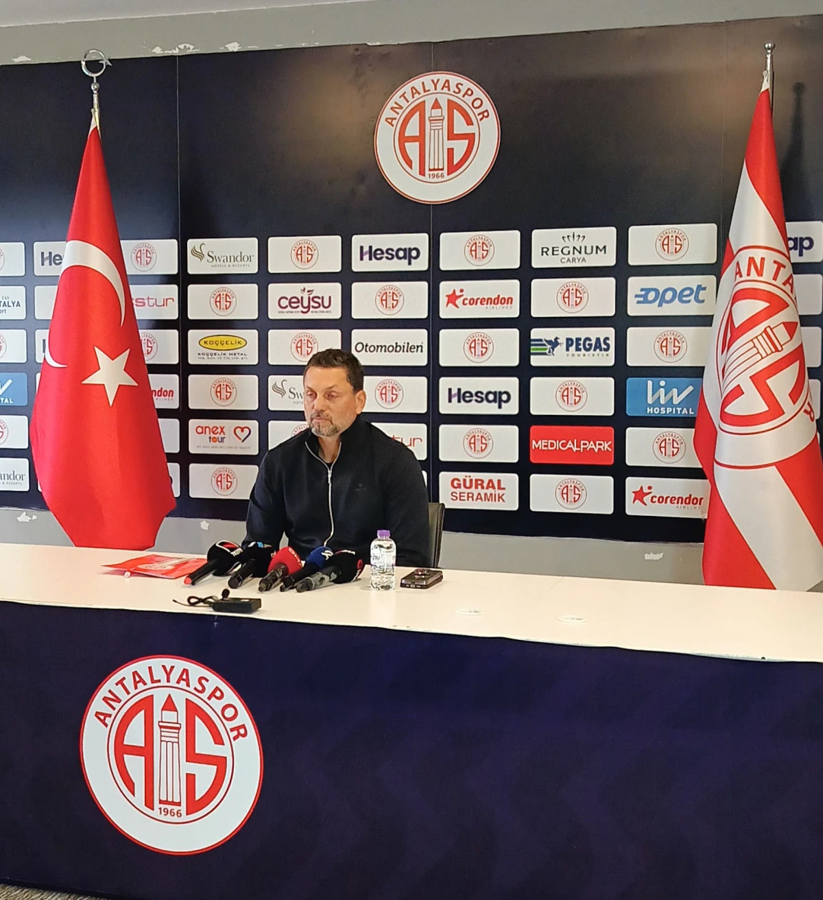 Erol Bulut’tan Taraftara Mesaj: “Başakşehir Maçından Puanlarla Ayrılmak İstiyoruz”