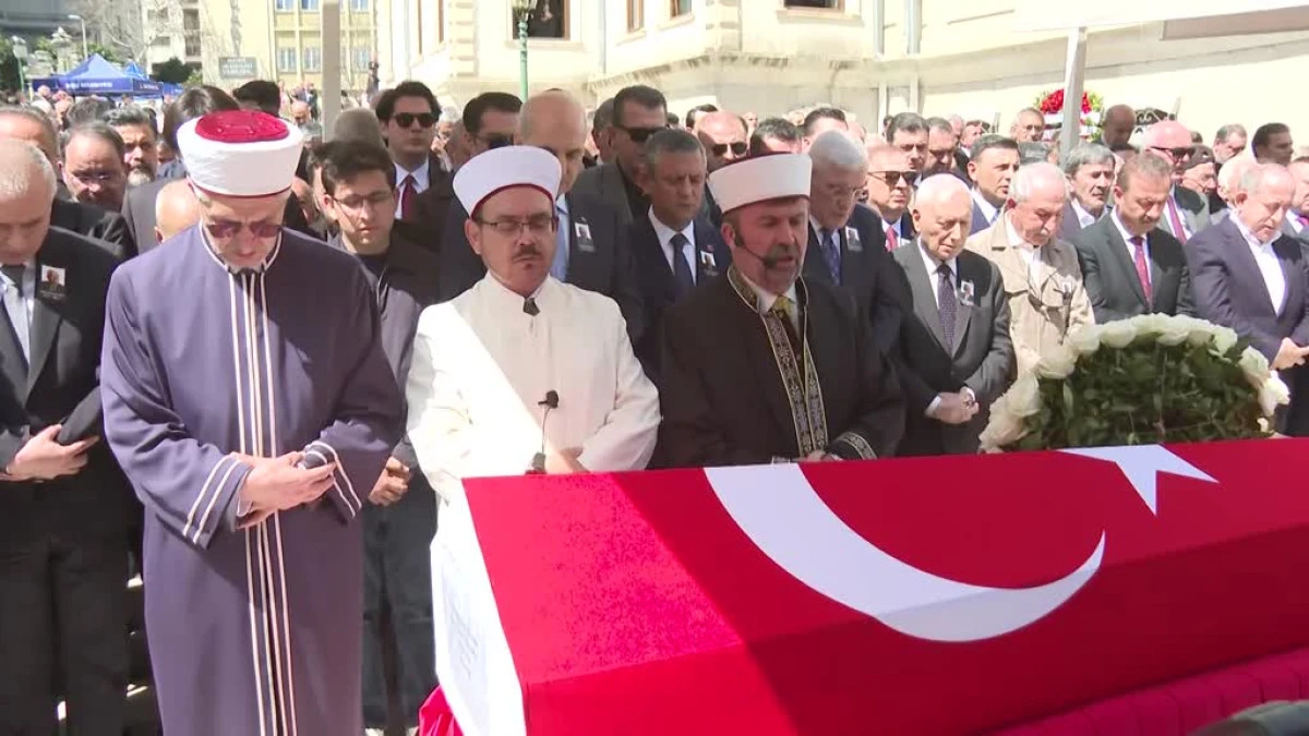 Eski TBMM Başkanı H&uuml;samettin Cindoruk Son Yolculuğuna Uğurlandı