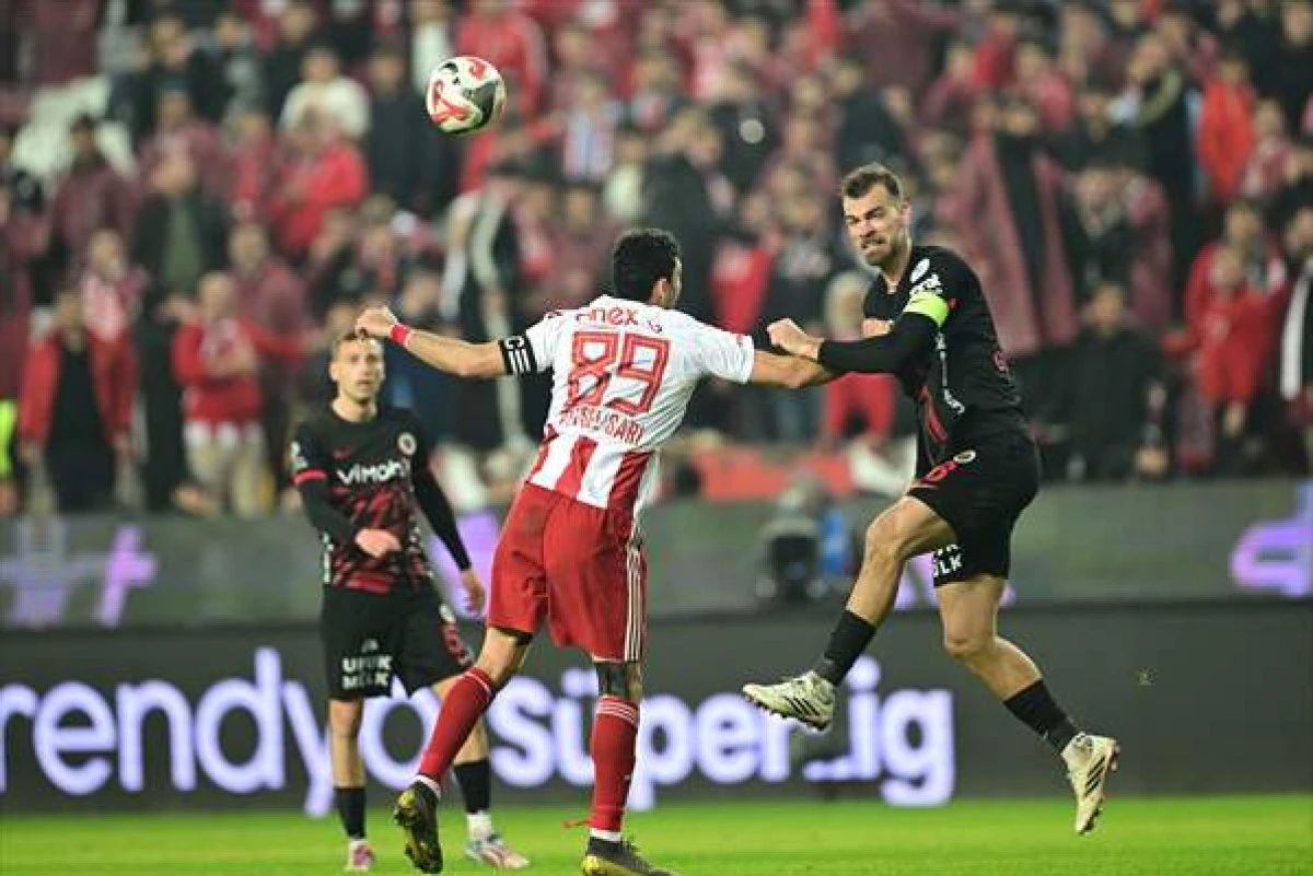 Hesap.com Antalyaspor: 2 - Gen&ccedil;lerbirliği: 1