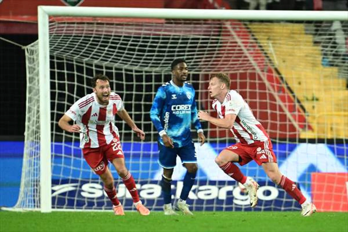  Hesap.com Antalyaspor: 3 - Samsunspor: 1