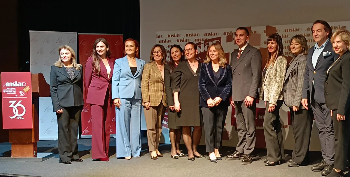 İŞ D&Uuml;NYASINDA ZİHNİYET DEVRİMİ: "KADIN VARSA PERFORMANS VAR!"