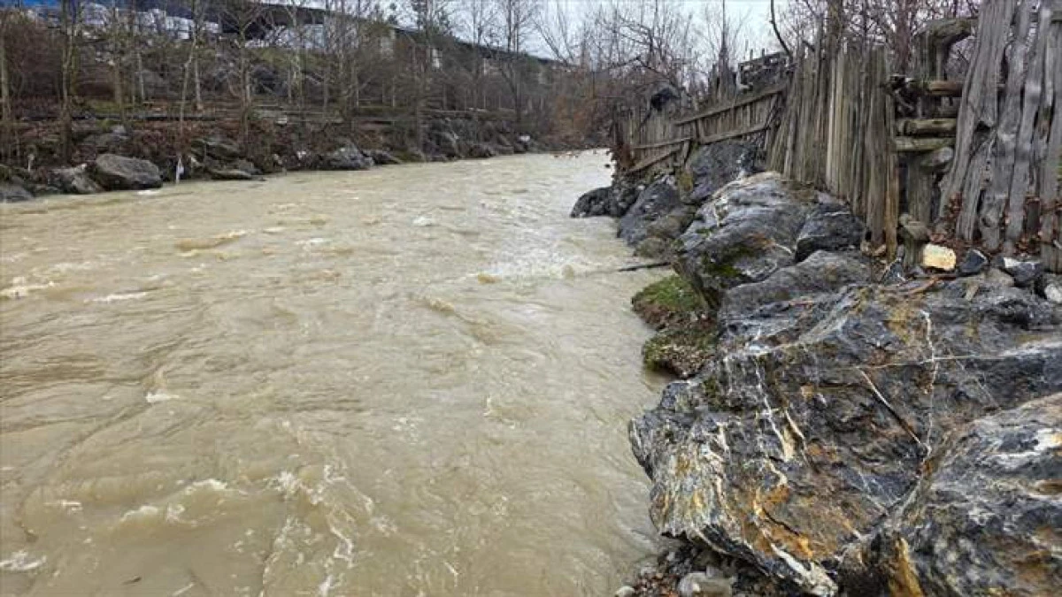 Isparta'da Derede Erkek Cesedi Bulundu