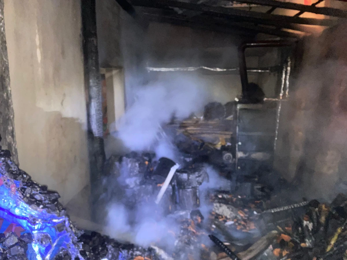 Isparta'da Kalorifer Kazanının Patlaması Sonucu Yangın &Ccedil;ıkan Evdeki 3 Kişi Yaralandı