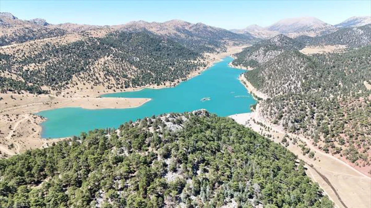 Isparta'daki Başpınar Tabiat Parkı Havadan G&ouml;r&uuml;nt&uuml;lendi