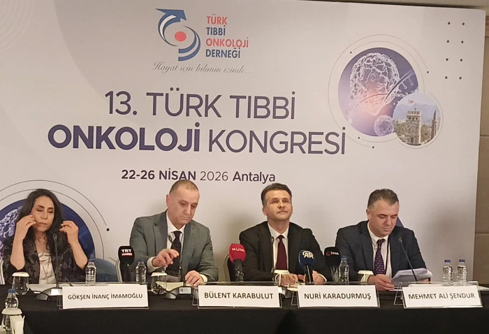 KANSER TEDAVİSİNDE "AKILLI SERUM" DEVRİ: SA&Ccedil; D&Ouml;K&Uuml;LMESİ TARİH OLUYOR!