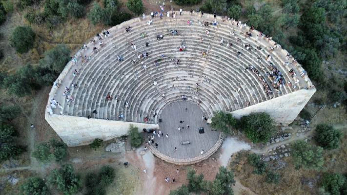 Kaş'ta 2 Bin Yıllık Antik Kentte Milli Ma&ccedil; Heyecanı Yaşanacak