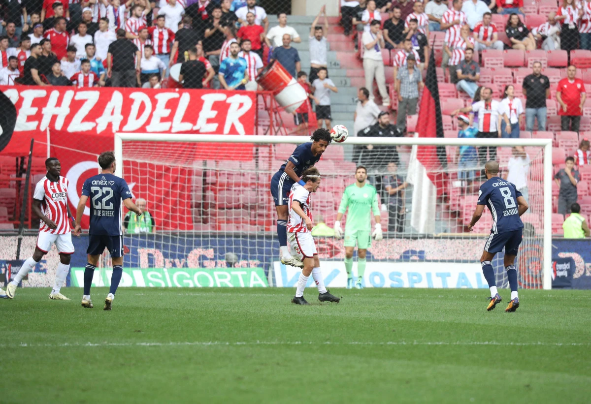 Kırmızı-Beyazlılar Samsun'dan 3 Puanla Döndü