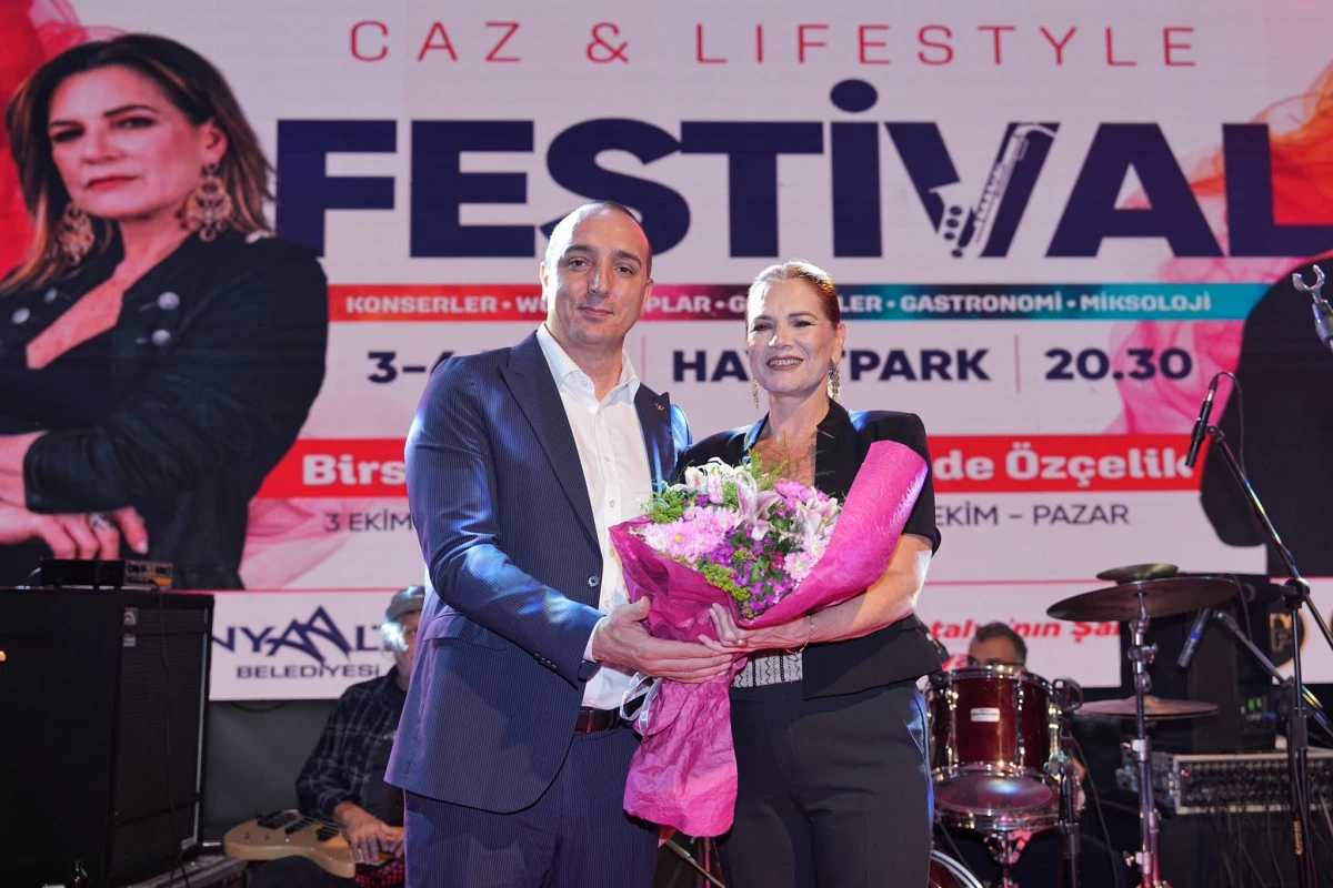 Konyaaltı&rsquo;nda Caz Yağmuru: Birsen Tezer&rsquo;den Unutulmaz Gece