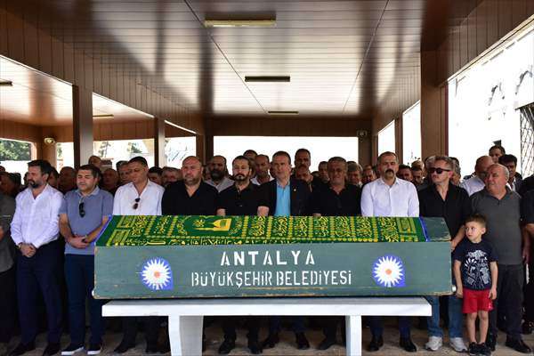 MHP Antalya İl Yönetim Kurulu üyesi Çırpan son yolculuğuna uğurlandı