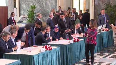 Milletvekilleri kayıt yaptırıyor 