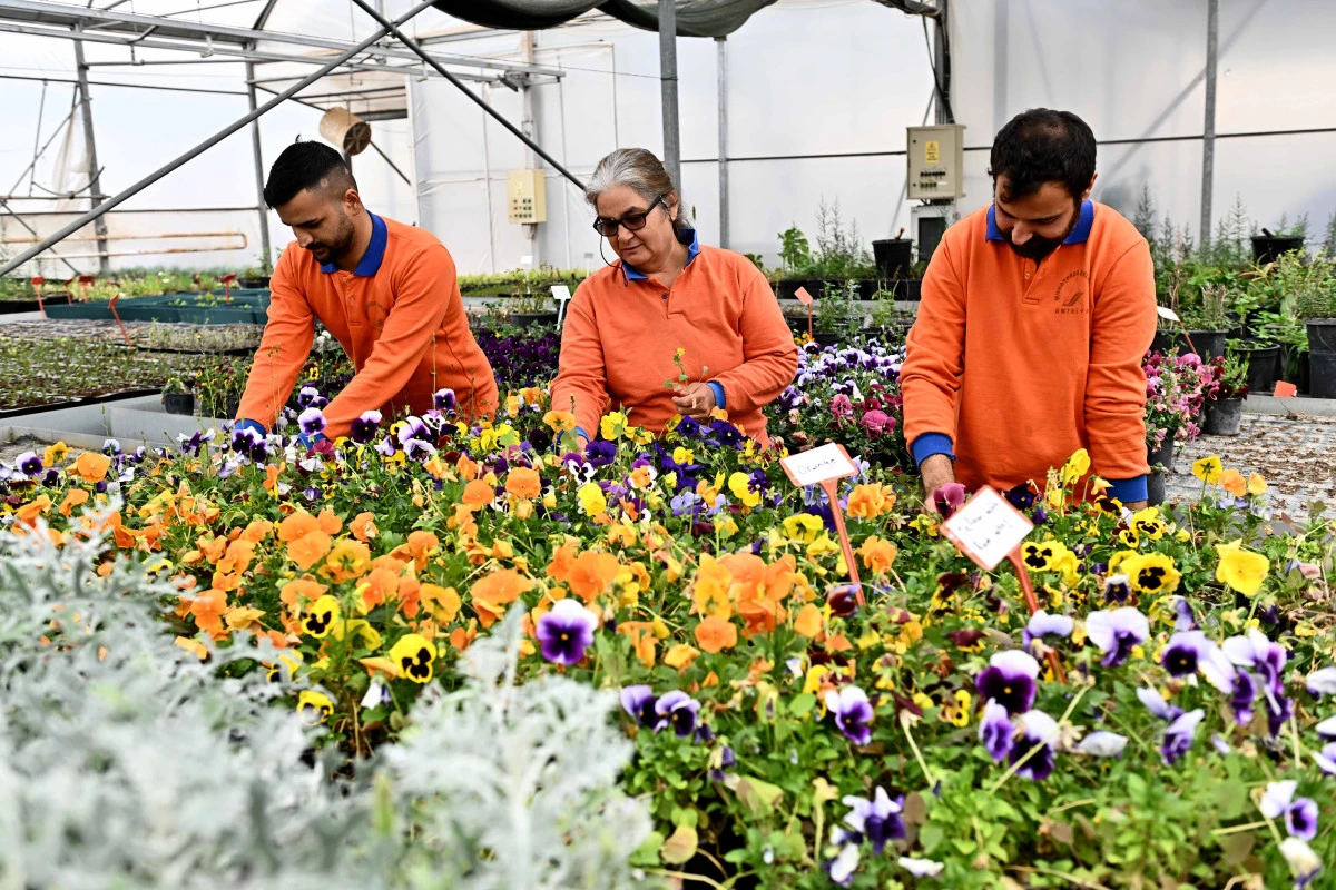 Muratpaşa&rsquo;da &Ccedil;i&ccedil;ek Desenleri G&uuml;nleri